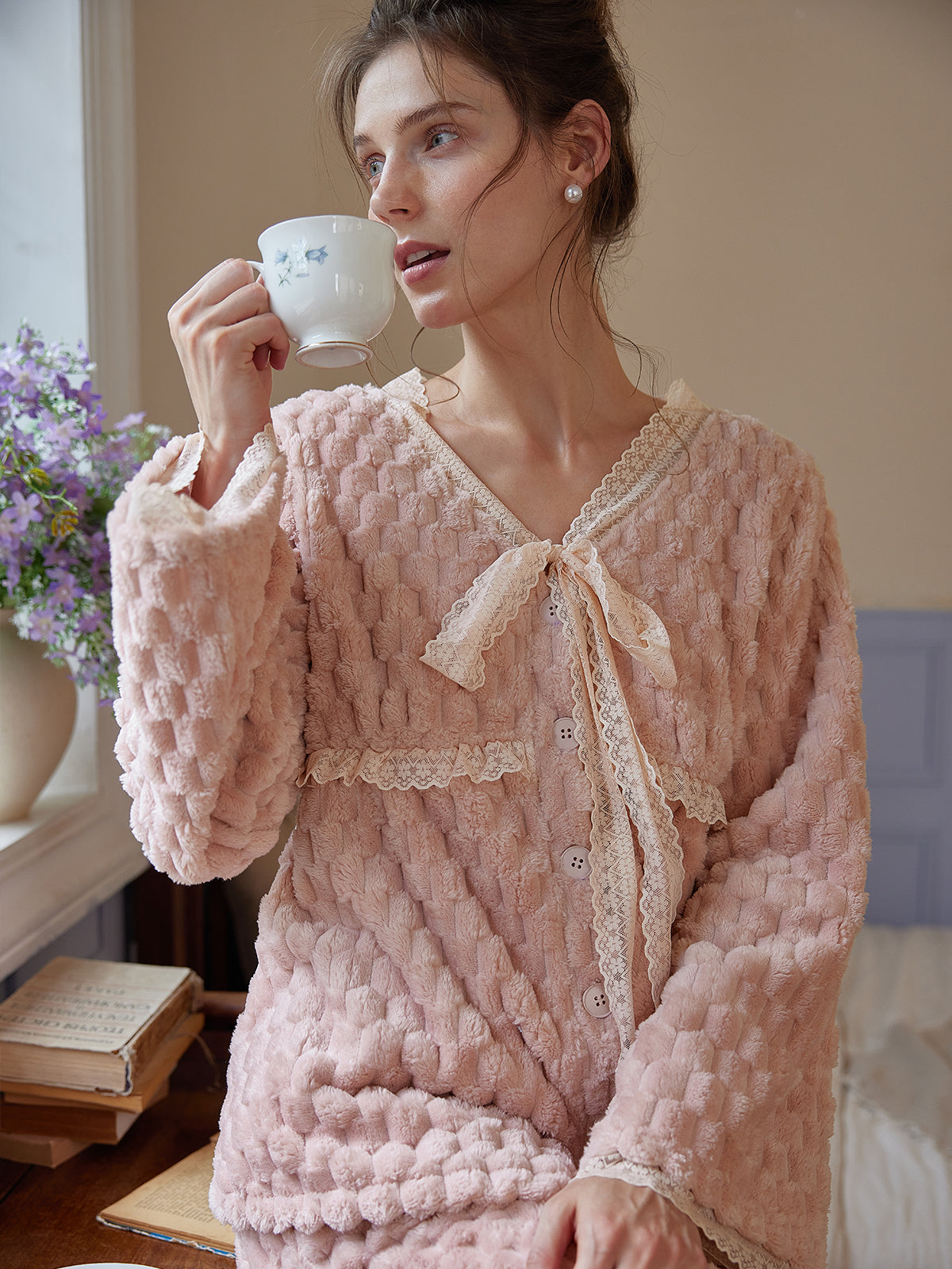 Women’s Textured Plush Pajama Set