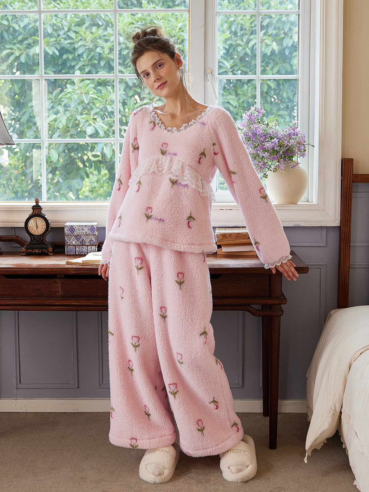 Women’s Floral Plush Pajama Set