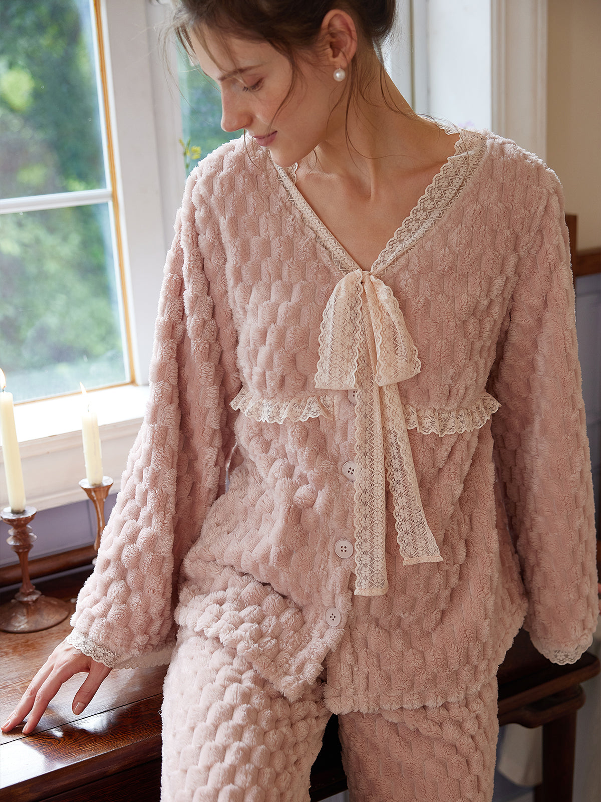 Women’s Textured Plush Pajama Set