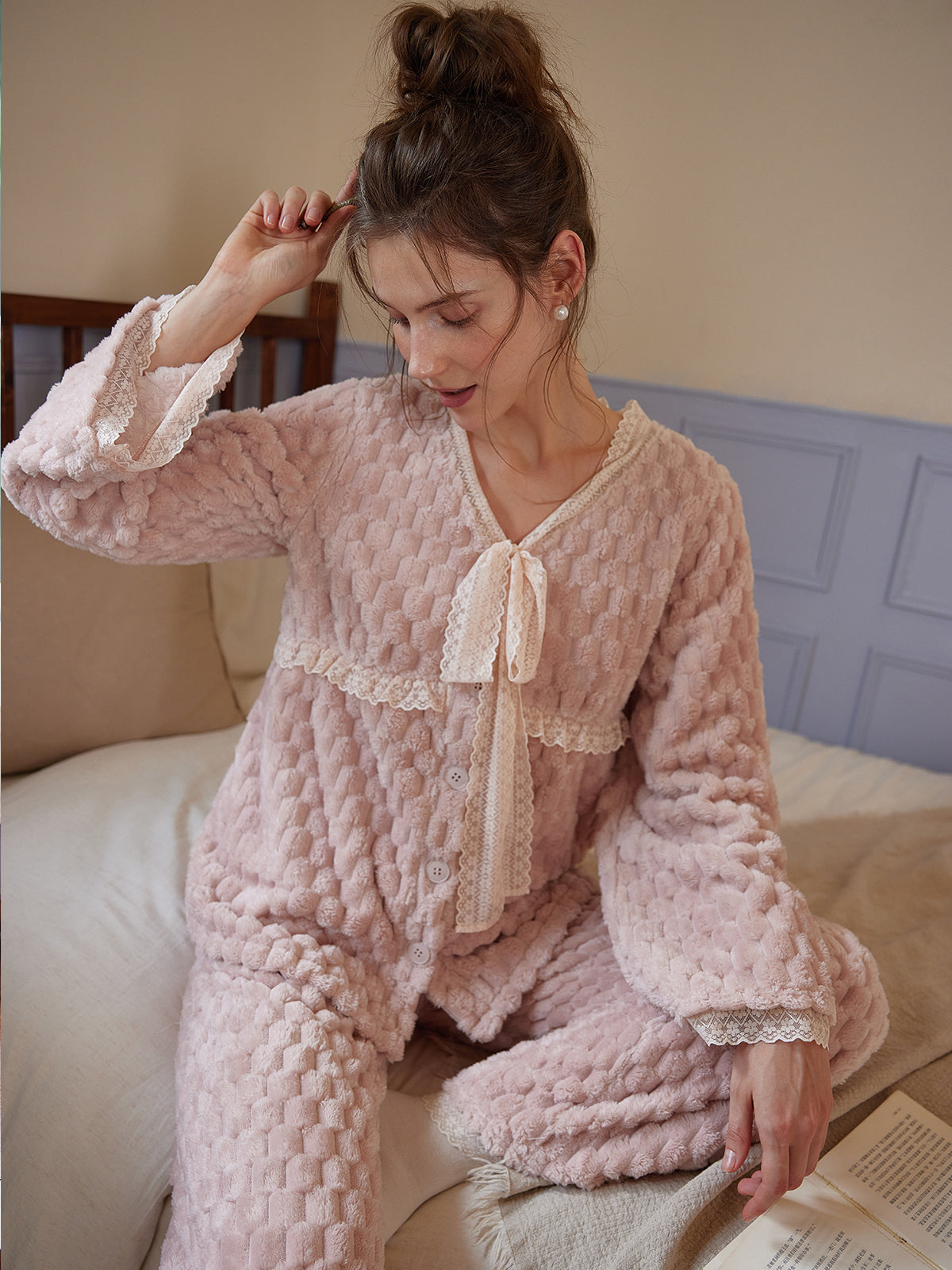 Women’s Textured Plush Pajama Set